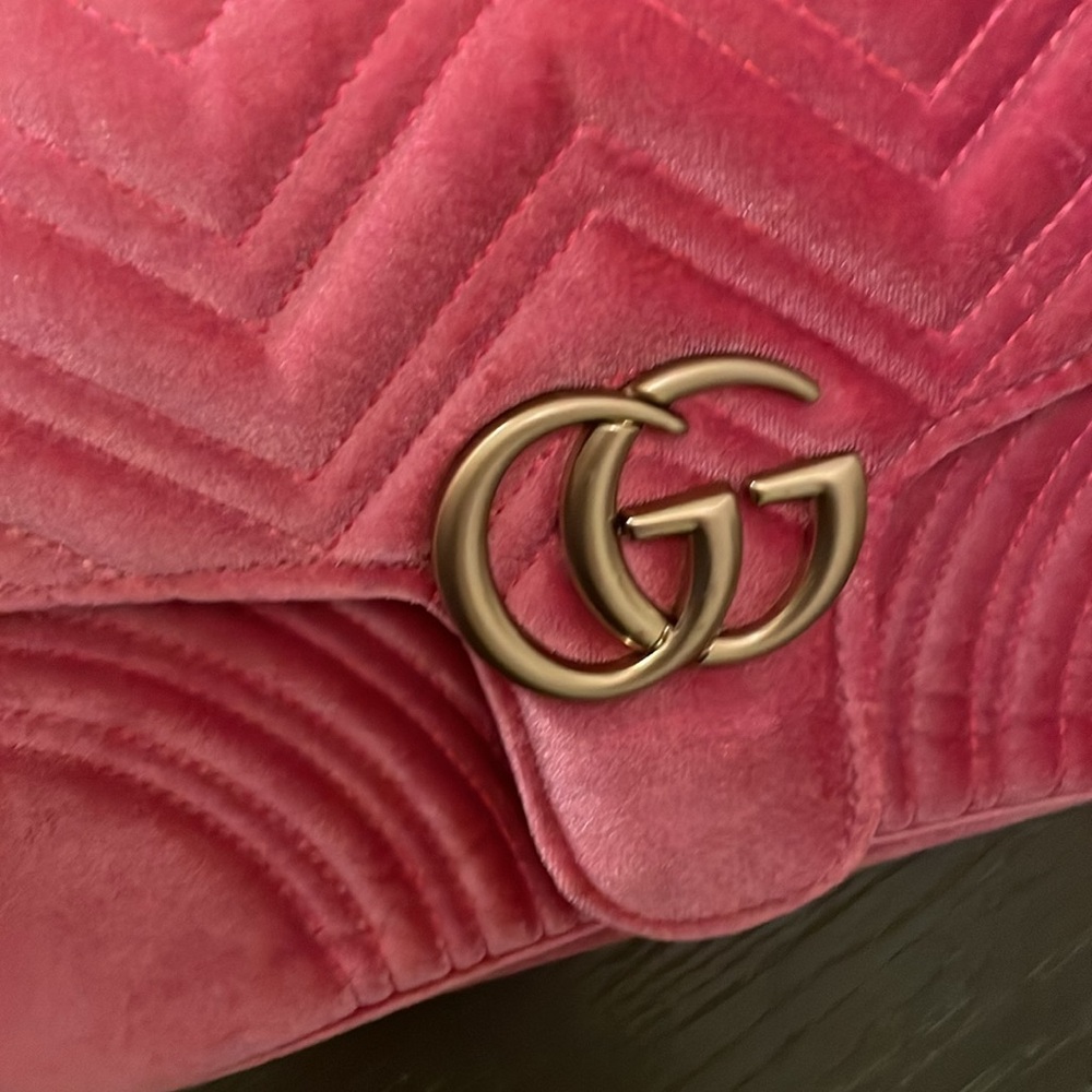 GUCCI
Velvet Matelasse GG Marmont Shoulder Bag Light Raspberry Rose
NWOT - Picture 6 of 17